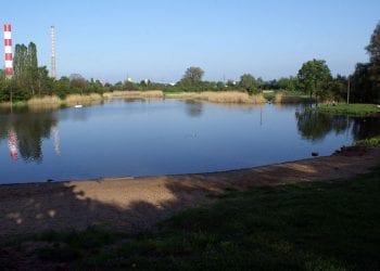 Warszawa: Wszyscy myśleli, że mężczyzna utonął. Potem sam zgłosił się po rzeczy