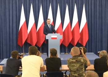 Duda zawetował ordynację wyborczą do PE. „Odmawiam podpisania ustawy”