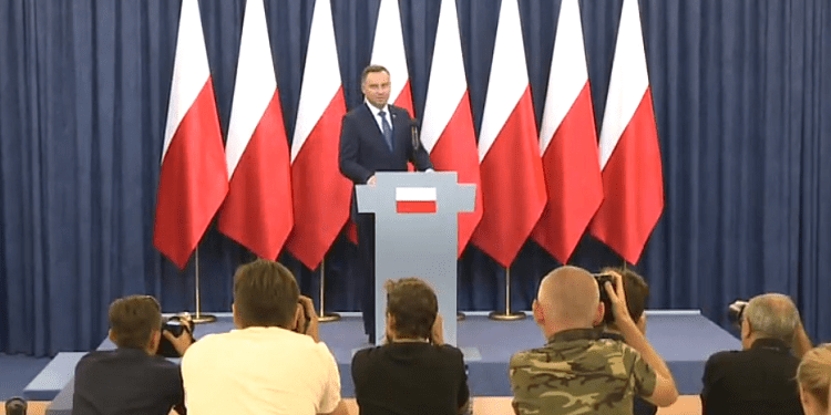 Duda zawetował ordynację wyborczą do PE. „Odmawiam podpisania ustawy”