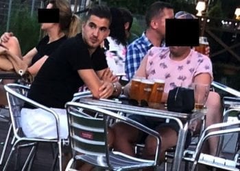 Carlitos pije piwo i je pizzę. Piłkarz Legii przyłapany. „Jest jakiś bardziej ociężały niż w Wiśle”