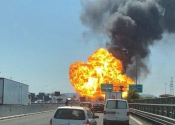 Włochy: Potężna eksplozja w Bolonii! Płomienie były widoczne z daleka [WIDEO]