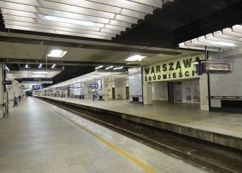 Kobieta urodziła dziecko na dworcu PKP. „Załatwimy mu jakąś kolejarską wyprawkę”