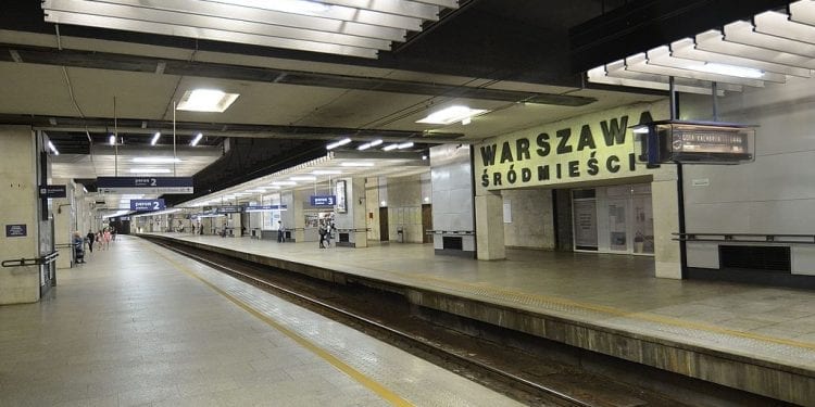 Kobieta urodziła dziecko na dworcu PKP. „Załatwimy mu jakąś kolejarską wyprawkę”