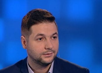 Skarbnik usunięty ze sztabu Patryka Jakiego! Wszystko przez jego wpis na FB. „Potraktowałbym ich serią z kałasznikowa”