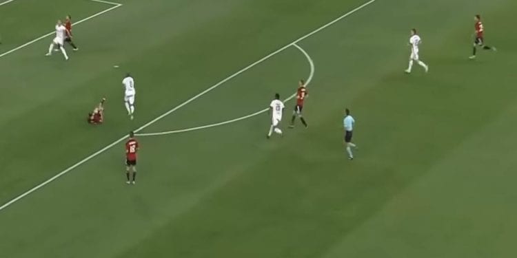 El. do LM: kompromitacja Legii! Stołeczni kończyli mecz w dziewiątkę, kibice wściekli