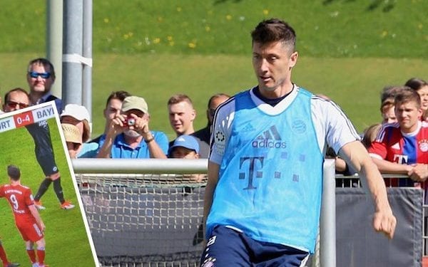 Podczas meczu ciągle faulował Lewandowskiego. Polak odpowiedział mu wymownym gestem!