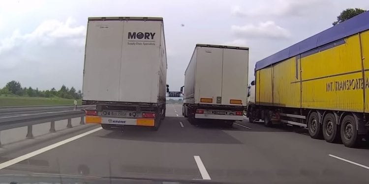 Kierowcy TIR-ów zrobili sobie wyścig na obwodnicy Lublina. Jest skandaliczne nagranie [WIDEO]