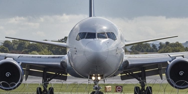 Małopolska policja szuka sprawcy, który oślepił pilota. Mogło dojść do tragedii