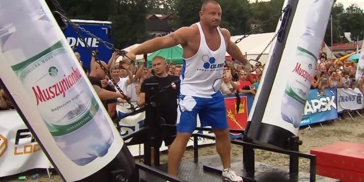 Strongmani mieli problem z wykonaniem konkurencji. Wtedy do akcji wkroczył Pudzianowski i udzielił lekcji! [WIDEO]