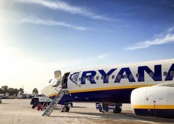 Ryanair zmienia zasady przewozu bagażu. Będzie pobierał opłaty za bagaż podręczny