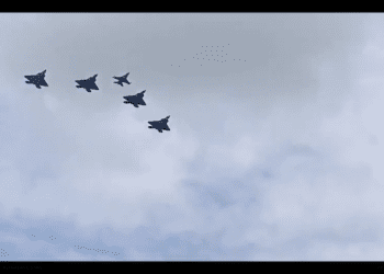 Przy ostatnich samolotach na Wielkiej Defiladzie Niepodległości komentatorzy zamilkli. O takich maszynach Polacy mogą tylko pomarzyć! [WIDEO]