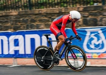 Kolarz Adrien Costa stracił nogę. Miał wypadek w górach