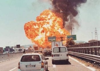 Włochy: Policja udostępniła nagranie z eksplozji cysterny w Bolonii! Rośnie bilans ofiar [WIDEO]