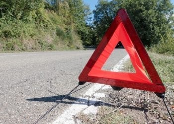 Tragiczny wypadek na S7. Uciekający przed tirem samochód wjechał w grupę ludzi. Jedna osoba nie żyje