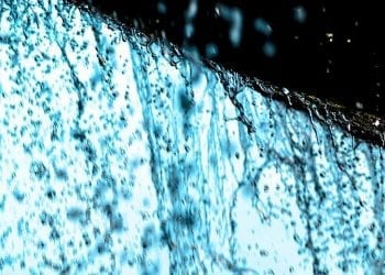 Dzieci wyrzucone z kawiarni podczas burzy. „To kawiarnia, nie schronisko!”