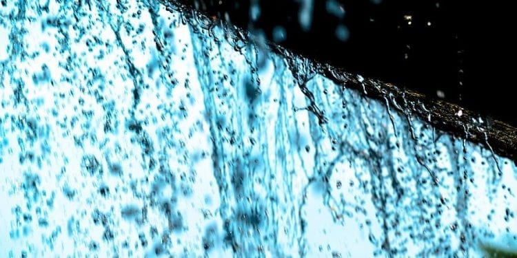 Dzieci wyrzucone z kawiarni podczas burzy. „To kawiarnia, nie schronisko!”