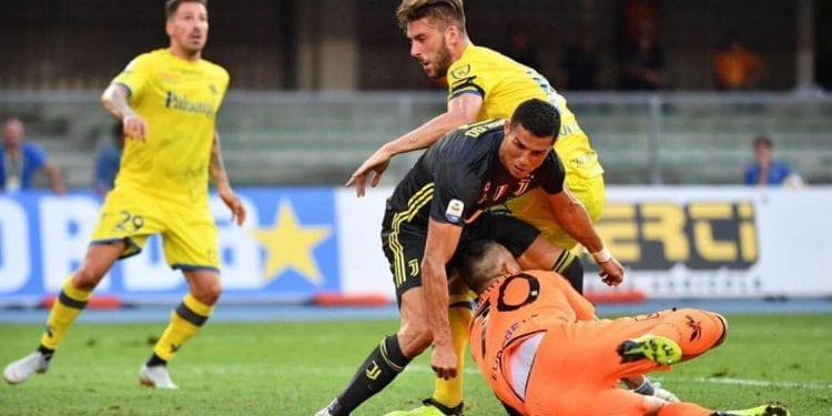Cristiano Ronaldo złamał nos bramkarzowi Chievo Werona. Po meczu przeprosił Stefano Sorrentino