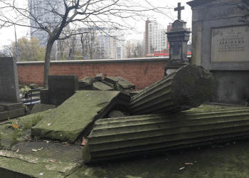 Tak wygląda grób, w którym spocznie gen. Ścibor-Rylski. Fundacja apeluje o pomoc [FOTO]