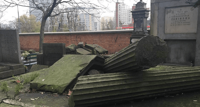 Tak wygląda grób, w którym spocznie gen. Ścibor-Rylski. Fundacja apeluje o pomoc [FOTO]