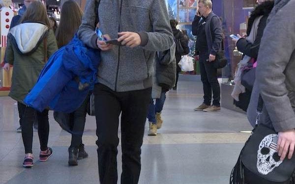 Badanie: Blisko połowa Polaków chce udostępniać branży handlowej swoją lokalizację