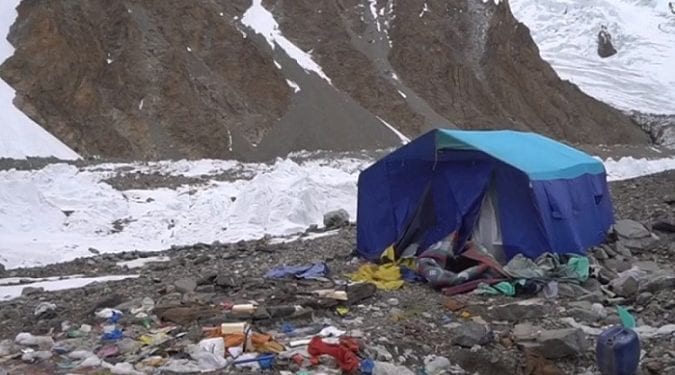 Polskie śmieci pod K2? Pakistańska firma zabiera głos ws. kontrowersyjnego nagrania