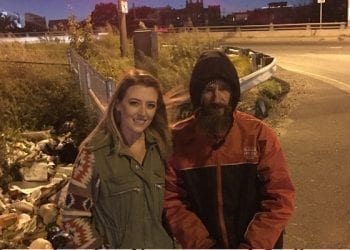 USA: Bezdomny oddał jej ostatnie pieniądze. Teraz domaga się 200 tys. dolarów