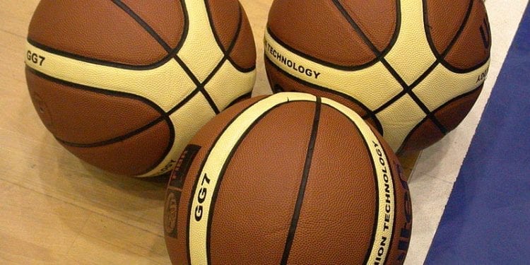 Znany YouTuber Dawid Myśliwiec sponsorem drużyny koszykarskiej. Nowa nazwa to: „Naukowy Bełkot AZS UMCS Lublin”