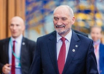 Fakt: Antoni Macierewicz wraca do łask Kaczyńskiego? Ale nie wystartuje do Sejmu