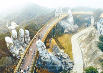 Wietnam: Niezwykły most podbił serca internautów [WIDEO]