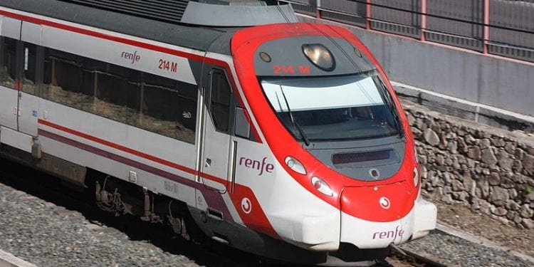 Hiszpania: Chciał mieć selfie na pociągu. Po porażeniu prądem trafił do szpitala