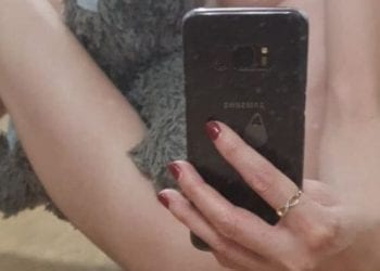 Rosja: Na profilu Ministerstwa Obrony opublikowano nagie selfie. Zdjęcie szybko usunięto [FOTO]