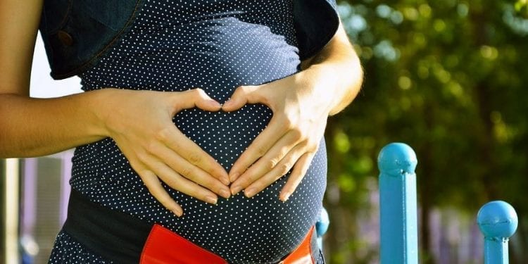 Dziennikarka udawała, że jest w ciąży. Piła i paliła. „Takich reakcji się nie spodziewałam”