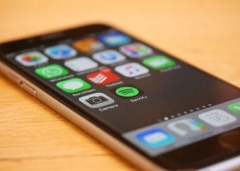 Stworzyli dla żartu aplikację imitującą dźwięk wiatraka. Ludzie, którzy ją pobrali narzekają, że… nie chłodzi [SCREEN]