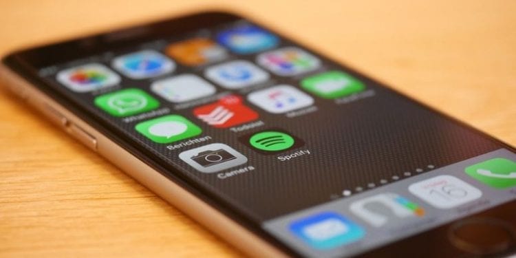 Stworzyli dla żartu aplikację imitującą dźwięk wiatraka. Ludzie, którzy ją pobrali narzekają, że… nie chłodzi [SCREEN]