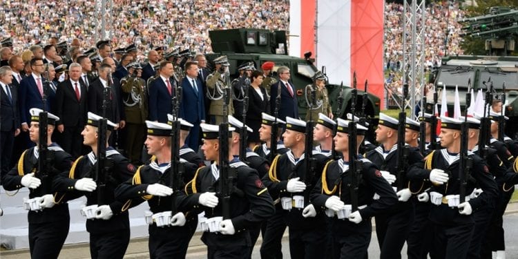 Nurowska apeluje do żołnierzy. „Przez obecnie rządzących łamana jest Konstytucja, na którą przysięgaliście”