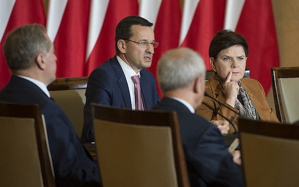 PiS zdecydowanym zwycięzcą wyborów samorządowych? Sondaż: W tych województwach uzyska samodzielną większość