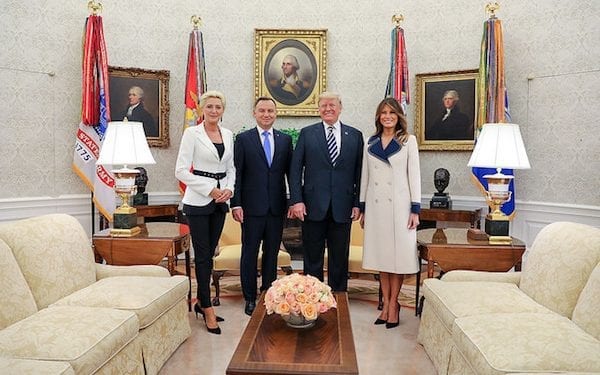 Prezydent Andrzej Duda z małżonką już w Białym Domu. Pierwsze przemówienie Trumpa: „Bezpieczeństwo Polski jest dla mnie bardzo ważne” [WIDEO]