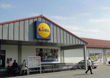 Lidl wprowadza płatne parkingi. Będzie ich coraz więcej
