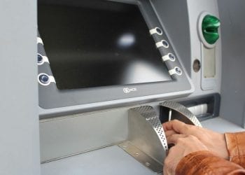 Nad ranem mieszkańcy usłyszeli potężny wybuch. Okazało się, że to… napad na bankomat. Złodzieje zabrali wszystkie pieniądze