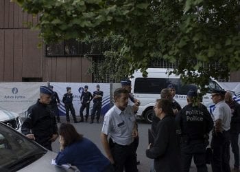 Bruksela: Nożownik zaatakował patrol policji!