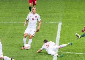 Kamil Grosicki w ostatniej chwili zerwał negocjacje z nowym klubem. Dziennikarz opisał dziwne zachowanie Polaka