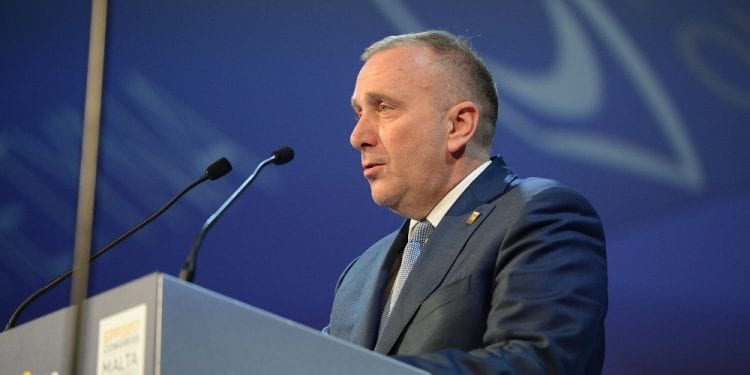 Schetyna atakuje Kaczyńskiego. „To nie są twoje pieniądze, nie masz prawa ich rozdawać”