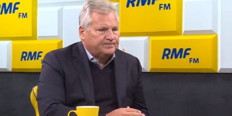 Aleksander Kwaśniewski ogłosił, że nie pije wódki. Internet huczy od komentarzy! Prezentujemy najlepsze z nich