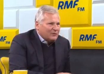 Kwaśniewski został zapytany o to, czy pije wódkę. Jego odpowiedź zszokowała internautów. „Świat runął” [WIDEO]