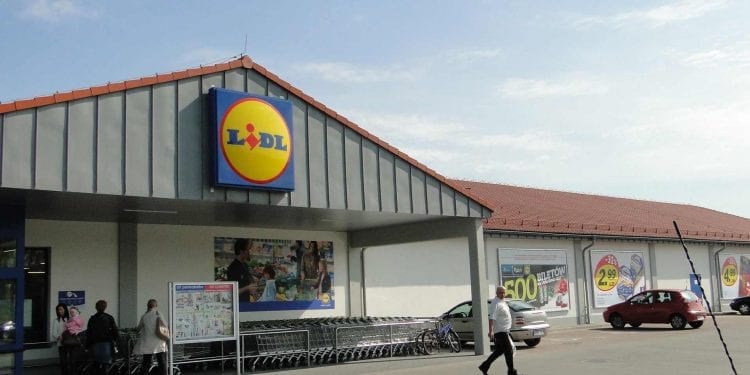 Gorąca kawa w Lidlu. Sieć testuje nowe stoisko i kusi niskimi cenami