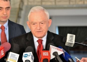 Wzruszający wpis Leszka Millera po pogrzebie syna. „Żyjemy obok śmierci”