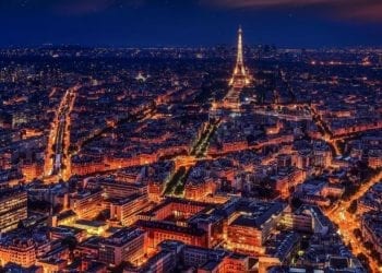 Paryż: atak nożownika przed kinem! Są poważnie ranni [WIDEO]