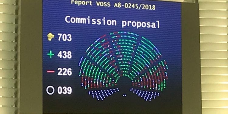 Platforma przed wyborami strzeliła sobie w stopę! Partia zrównana z ziemią za głosowanie ws. ACTA 2