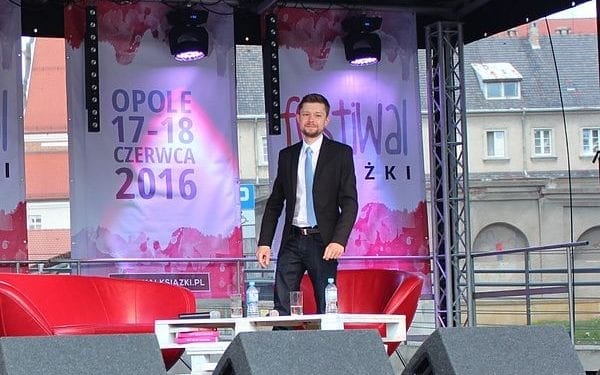 Powstanie serial na podstawie cyklu powieści Remigiusza Mroza!