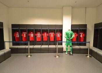 UEFA nakłada karę na PZPN. Powodem zachowanie kibiców podczas meczu z Włochami
